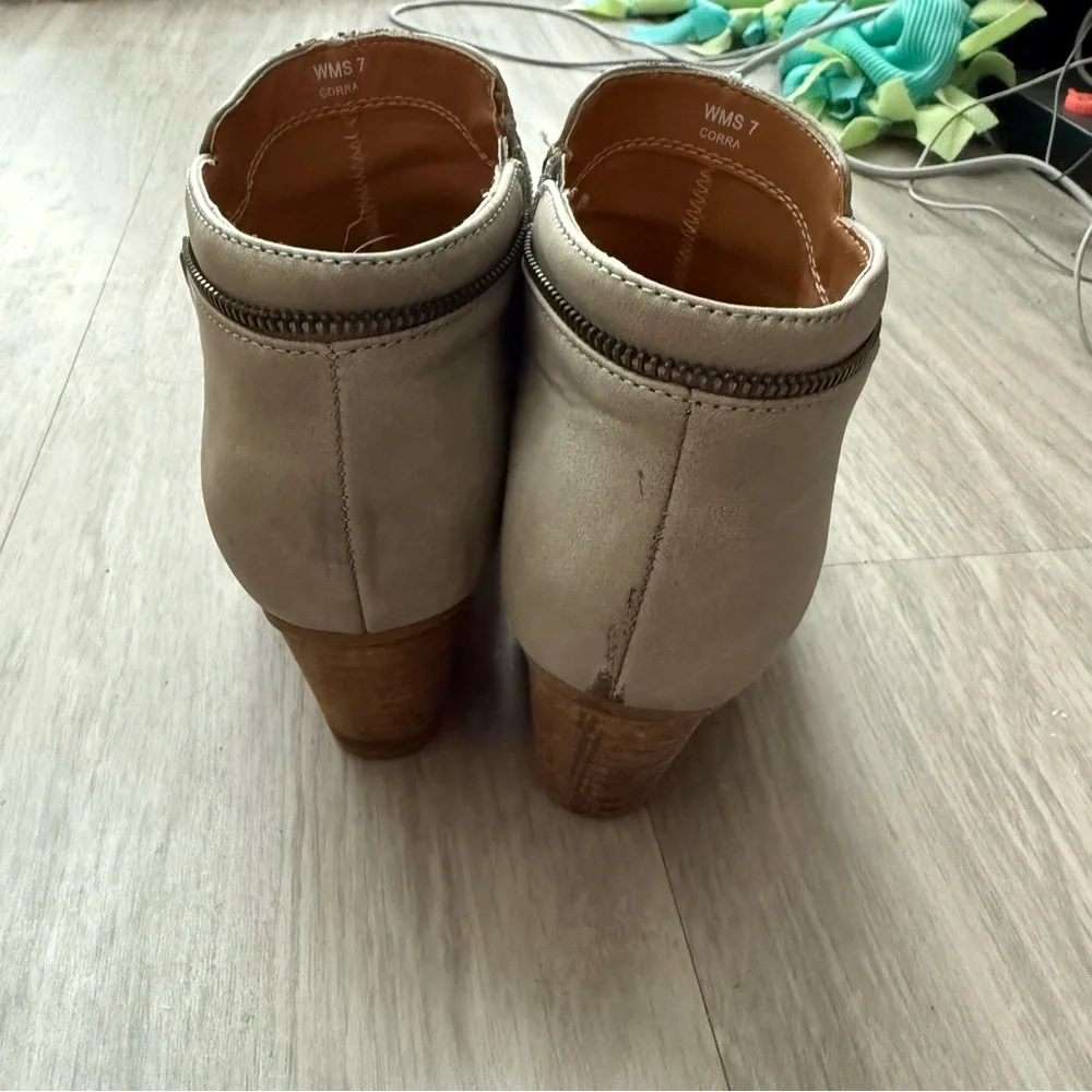 Elegant Grey Ankle Boots